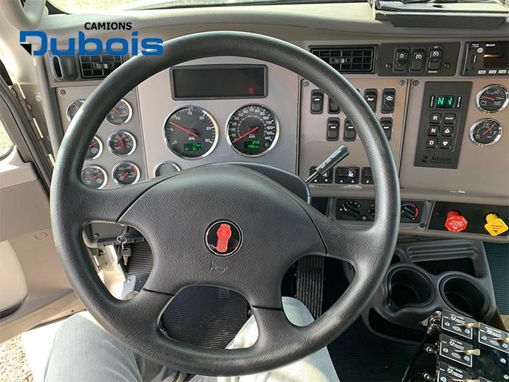 2022 T370 Kenworth Interior