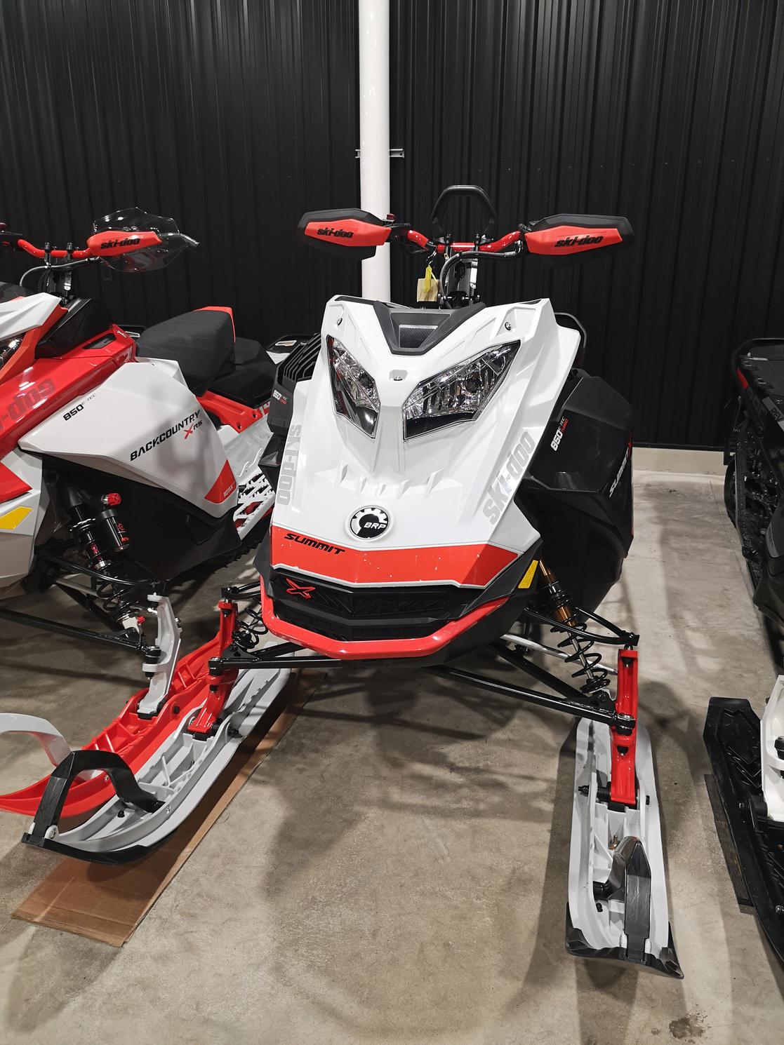 SkiDoo Summit Expert 850 Turbo 165''x 3'' SHOT 2021 d'occasion à Jonquière Roland Spence SkiDoo Summit Expert 850 Turbo 165''x 3'' SHOT 2021 d'occasion à Jonquière Roland Spence
