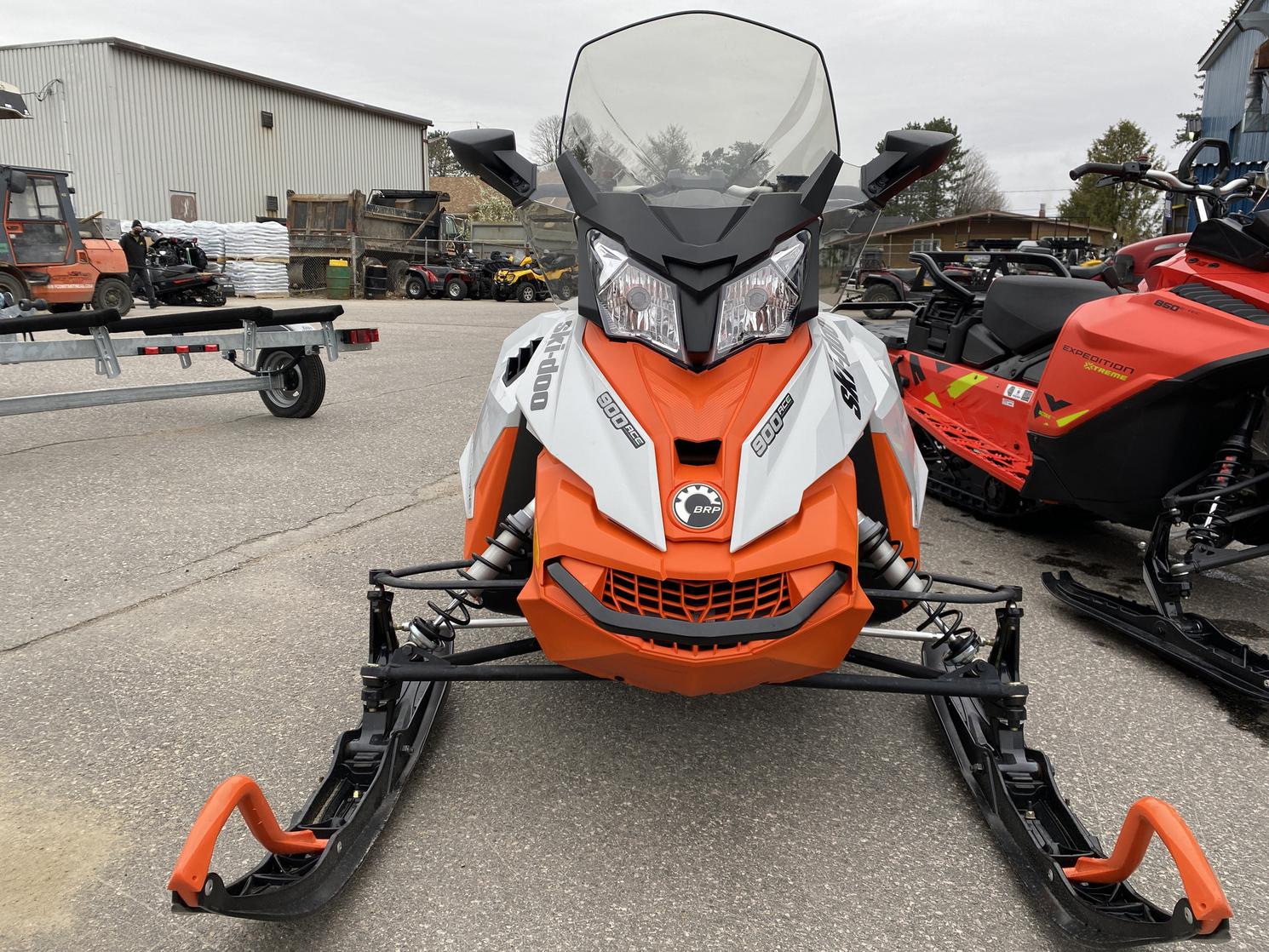 SkiDoo Renegade Adrenaline 900 ACE 2015