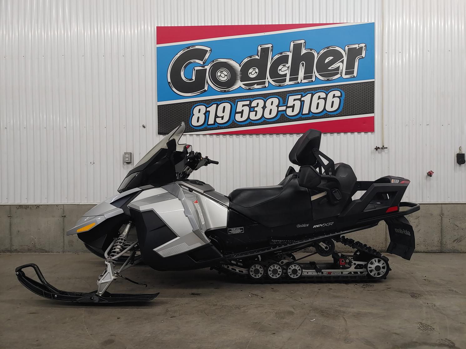 2015 Ski-Doo Grand Touring 900 ace