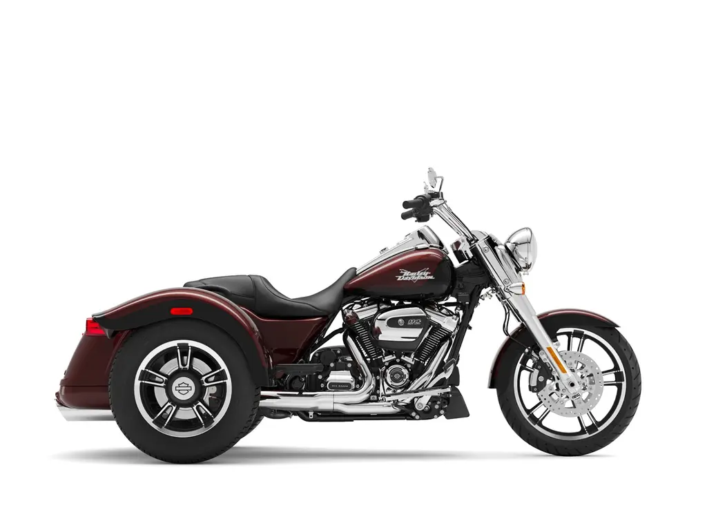 Harley-Davidson Freewheeler™ Midnight Crimson/Vivid Black 2022