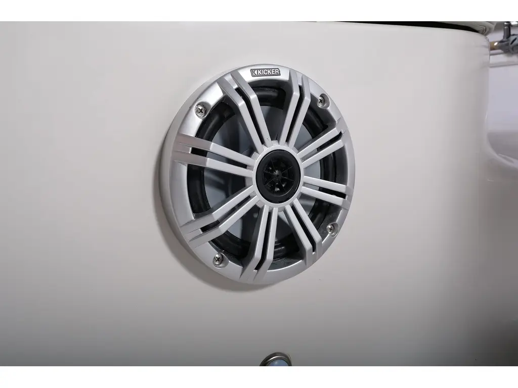 2023 Legend Boats Vibe D20