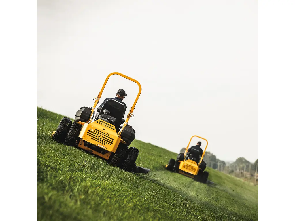 c343035applaudＦＸ600m8=30lb PRO Z 972 L EFI | Commercial Zero-Turn Mower