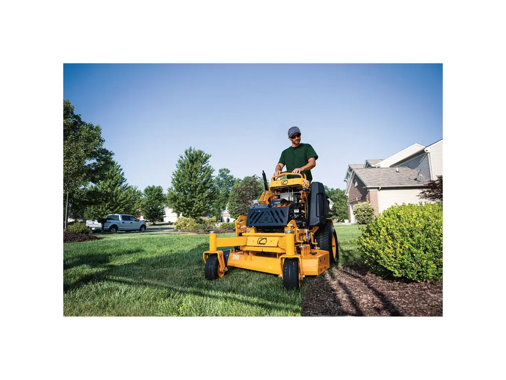 Cub Cadet PRO X 636
