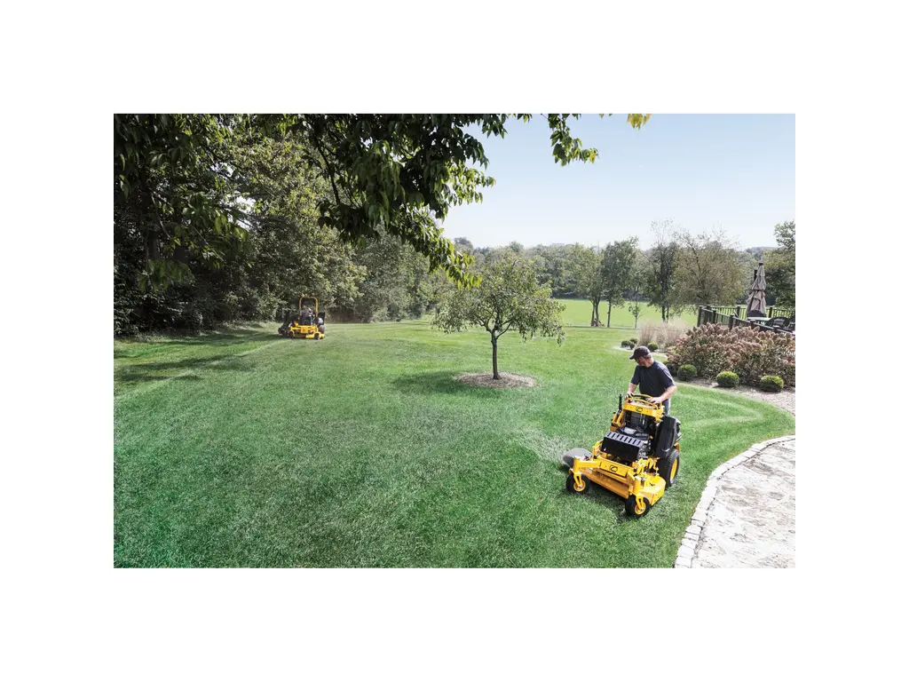 Cub Cadet PRO X 636