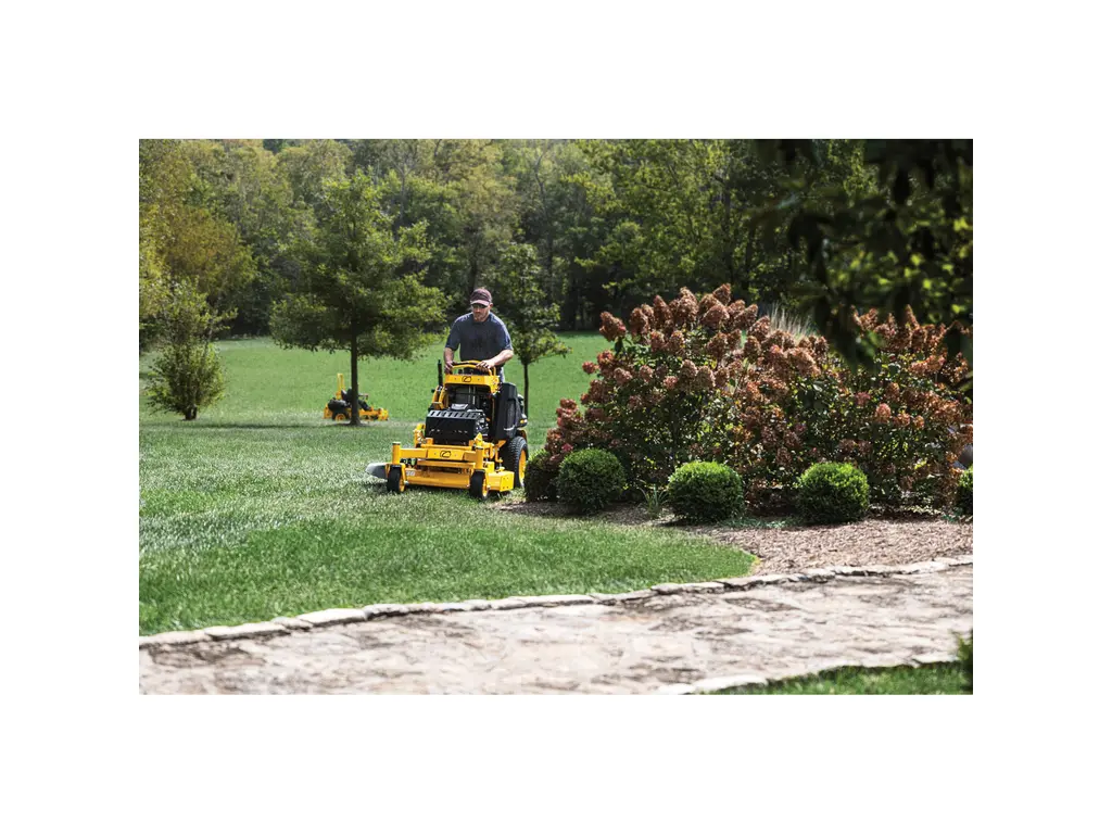 Cub Cadet PRO X 636