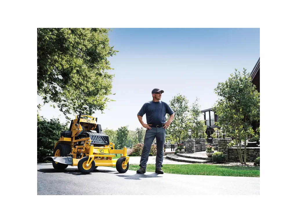 Cub Cadet PRO X 636