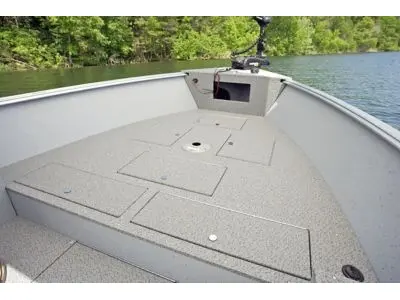 Lund 2000 Alaskan Tiller