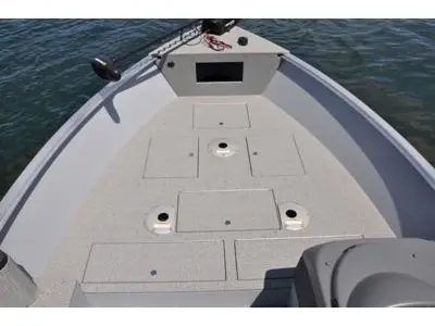 Lund 2000 Alaskan Tiller