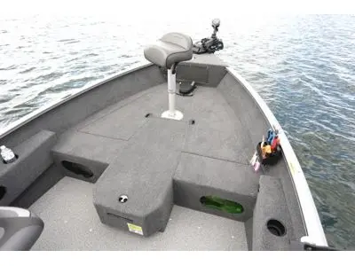 Lund 1775 Pro Guide Tiller