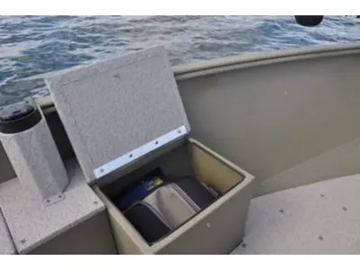 Lund 1600 Alaskan Tiller