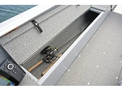 Lund 2000 Alaskan Tiller