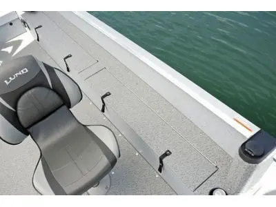 Lund 2000 Alaskan Sport