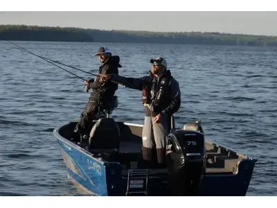 Lund 1775 Pro Guide Tiller