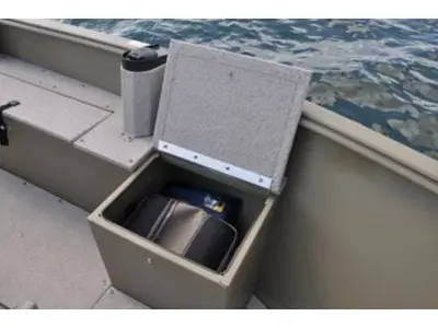 Lund 1600 Alaskan Tiller