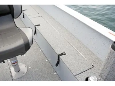 Lund 2000 Alaskan Tiller