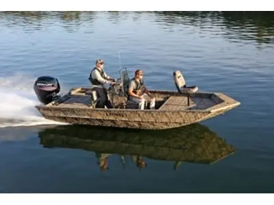 Lund 1870 Predator Tiller