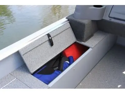 Lund 2000 Alaskan Sport