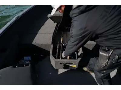 Lund 1775 Pro Guide Tiller