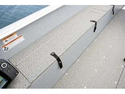 Lund 2000 Alaskan Tiller