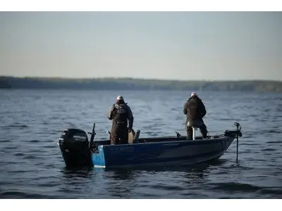 Lund 1775 Pro Guide Tiller