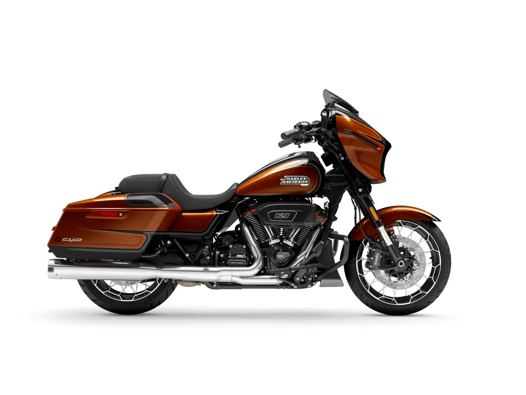 Harley-Davidson CVO™ Street Glide™ Whiskey Neat W/ Raven Metallic 2023