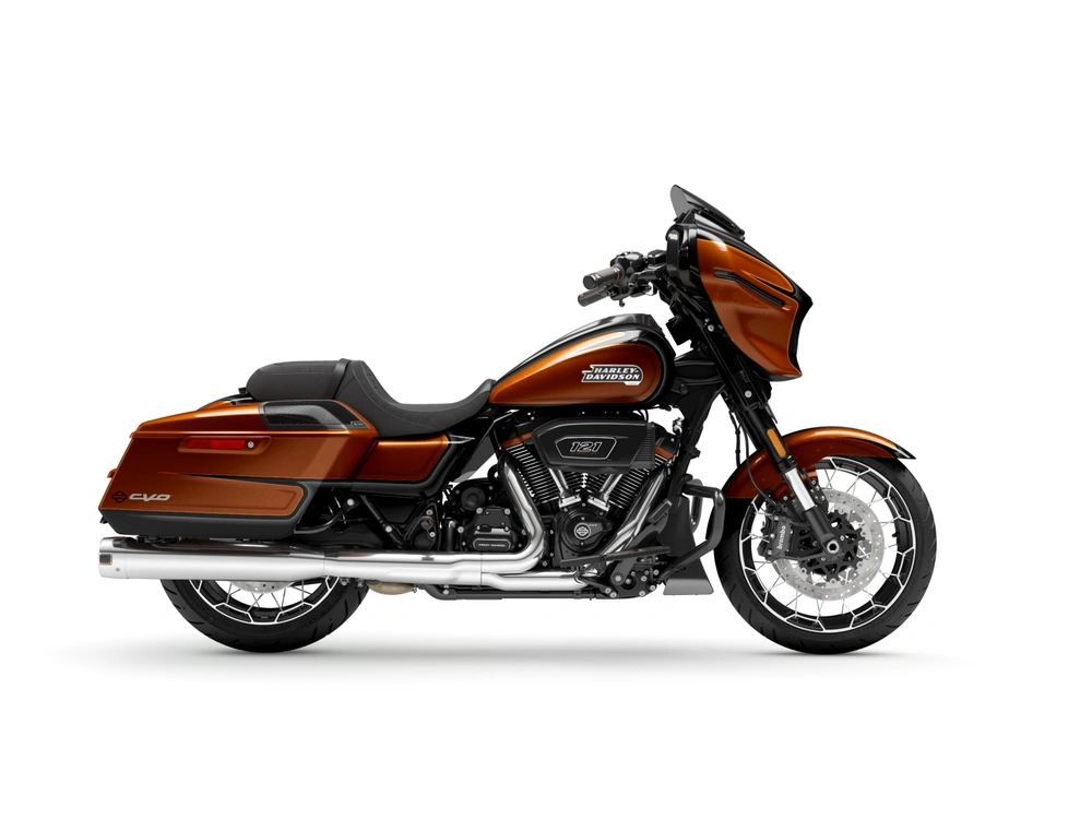 Harley-Davidson CVO™ Street Glide™ CVO™ Street Glide™ Whiskey Neat W/ Raven Metallic 2023 alt