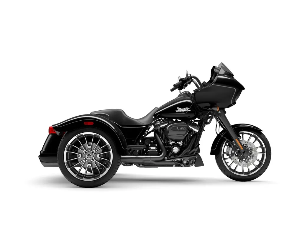 2023 Harley-Davidson Road Glide™ 3 Vivid Black (Black Finish)