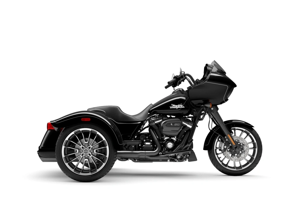 2023 Harley-Davidson Road Glide™ 3 Road Glide™ 3 Vivid Black (Black Finish) alt