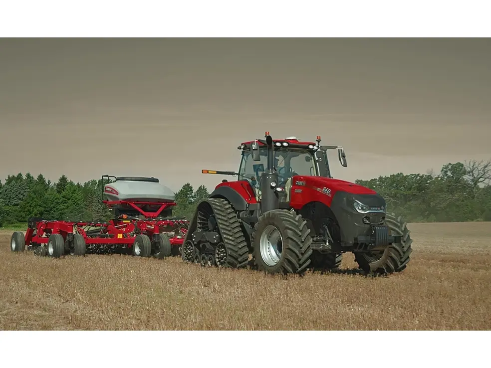 Case IH Magnum 340 - Les Équipements R. Marsan Inc.