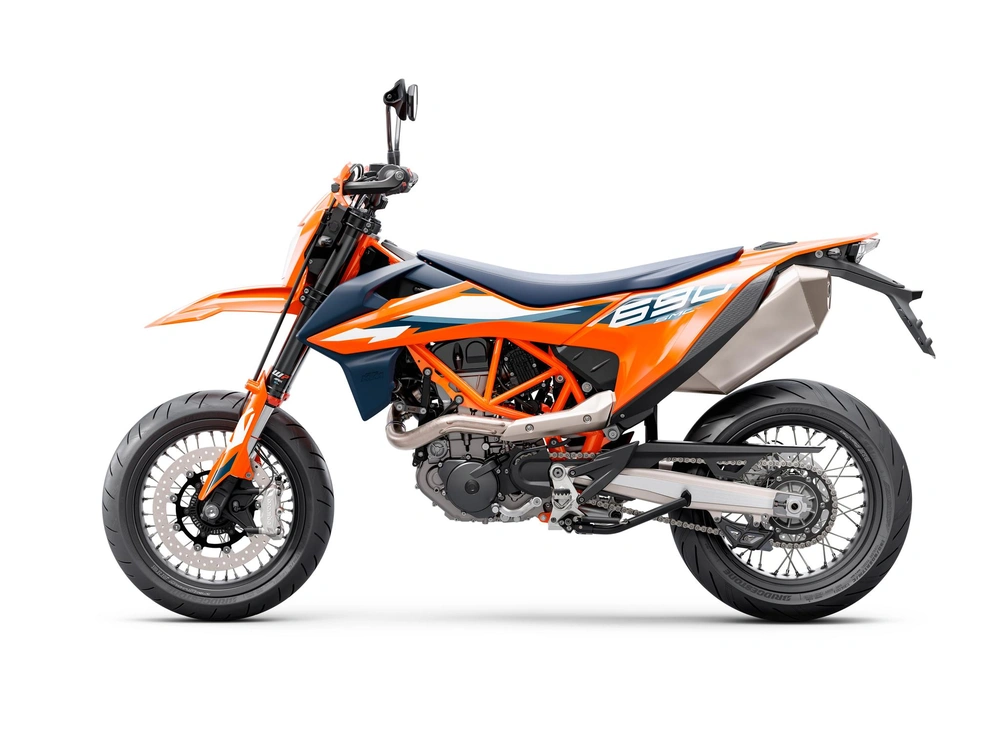 KTM 690 SMC 690 SMC R 2024 alt