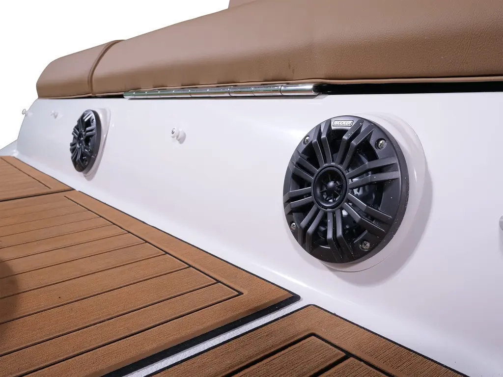 2023 Legend Boats Vibe D21 FW