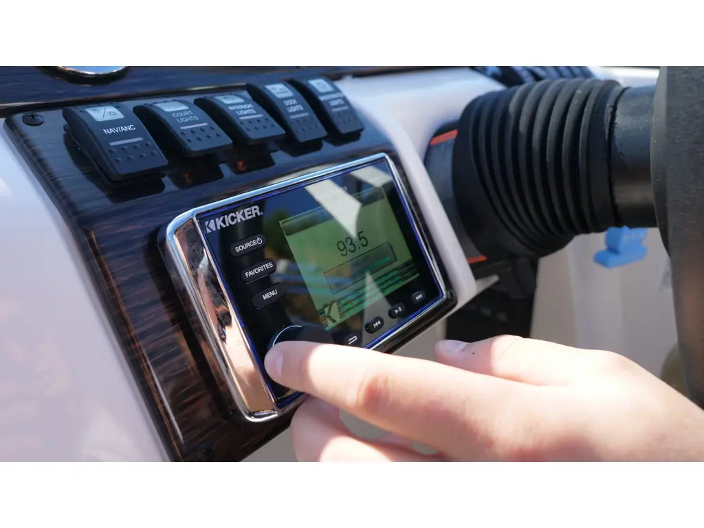 2023 Legend Boats Vibe D23 FW