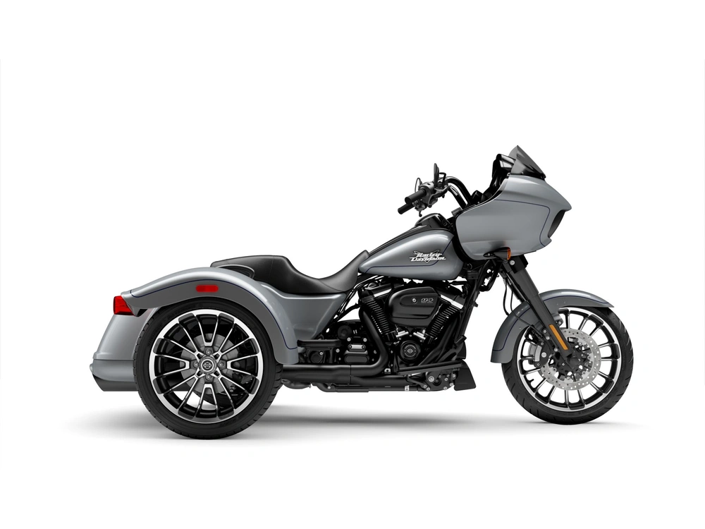 Harley-Davidson Road Glide® Road Glide® 3 Atlas Silver Metallic (Black Finish) 2024 alt