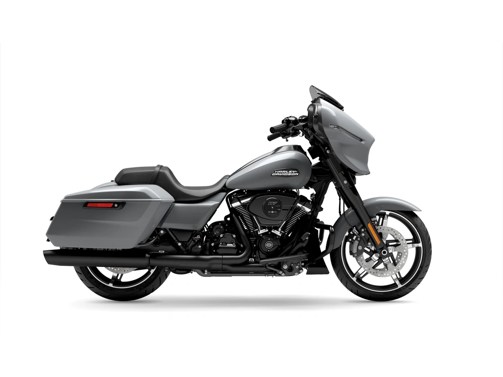 2024 Harley-Davidson Street Glide® Street Glide® Atlas Silver Metallic (Black Finish) alt