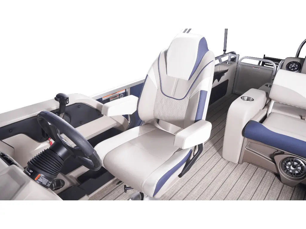 Bateaux Legend Dual Lounge 2024