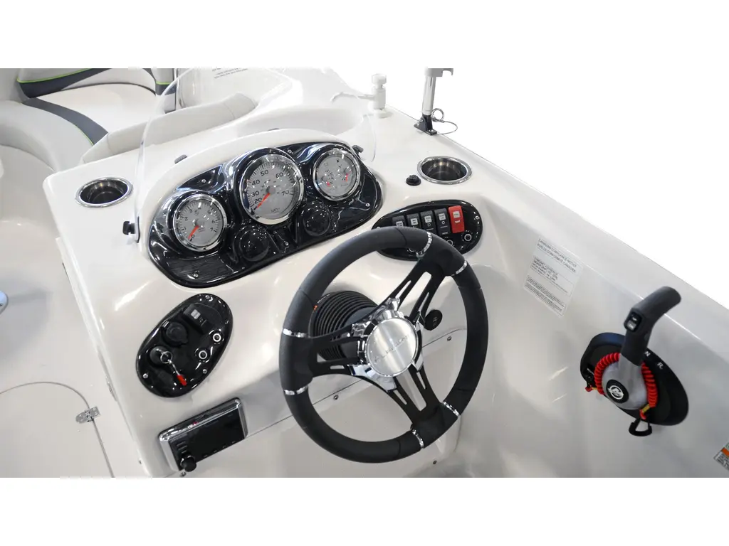 Bateaux Legend D20 2024