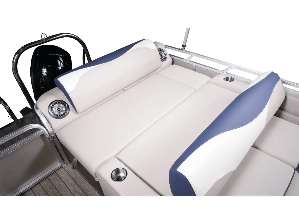 Bateaux Legend Dual Lounge 2024