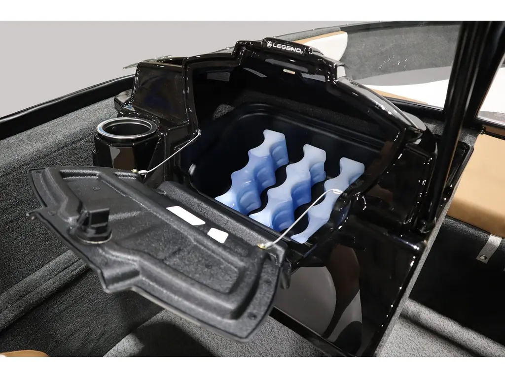 Bateaux Legend X16 2024