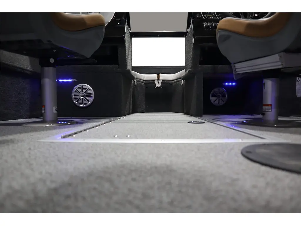 Bateaux Legend X18 2024