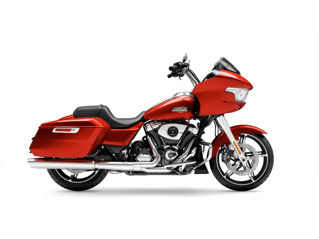 2024 Harley-Davidson Road Glide® Whiskey Fire (Chrome Finish)