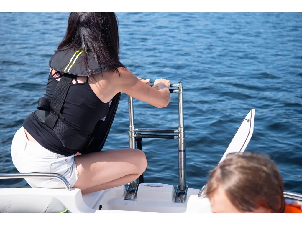 2024 Legend Boats D19