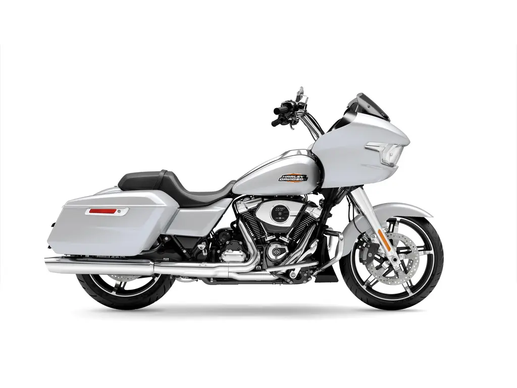 Harley-Davidson Road Glide® White Onyx Pearl (Chrome Finish) 2024