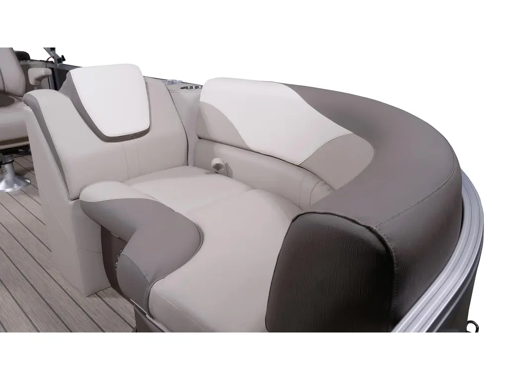 2024 Legend Boats Lounge