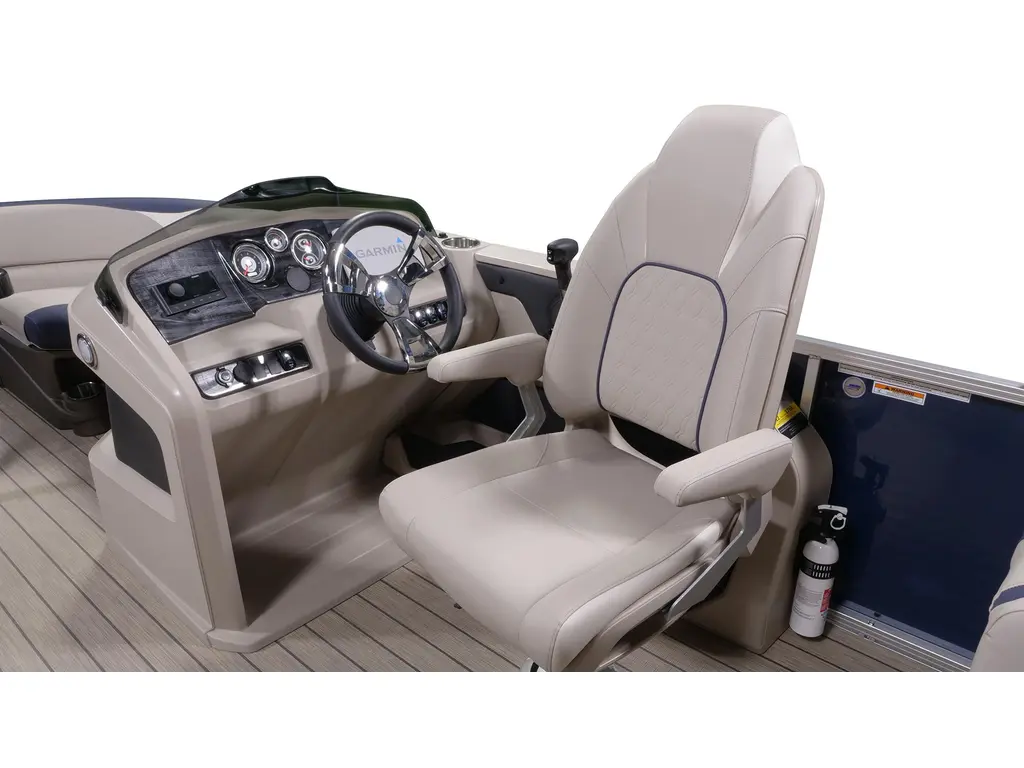 Bateaux Legend Lounge Plus 2024