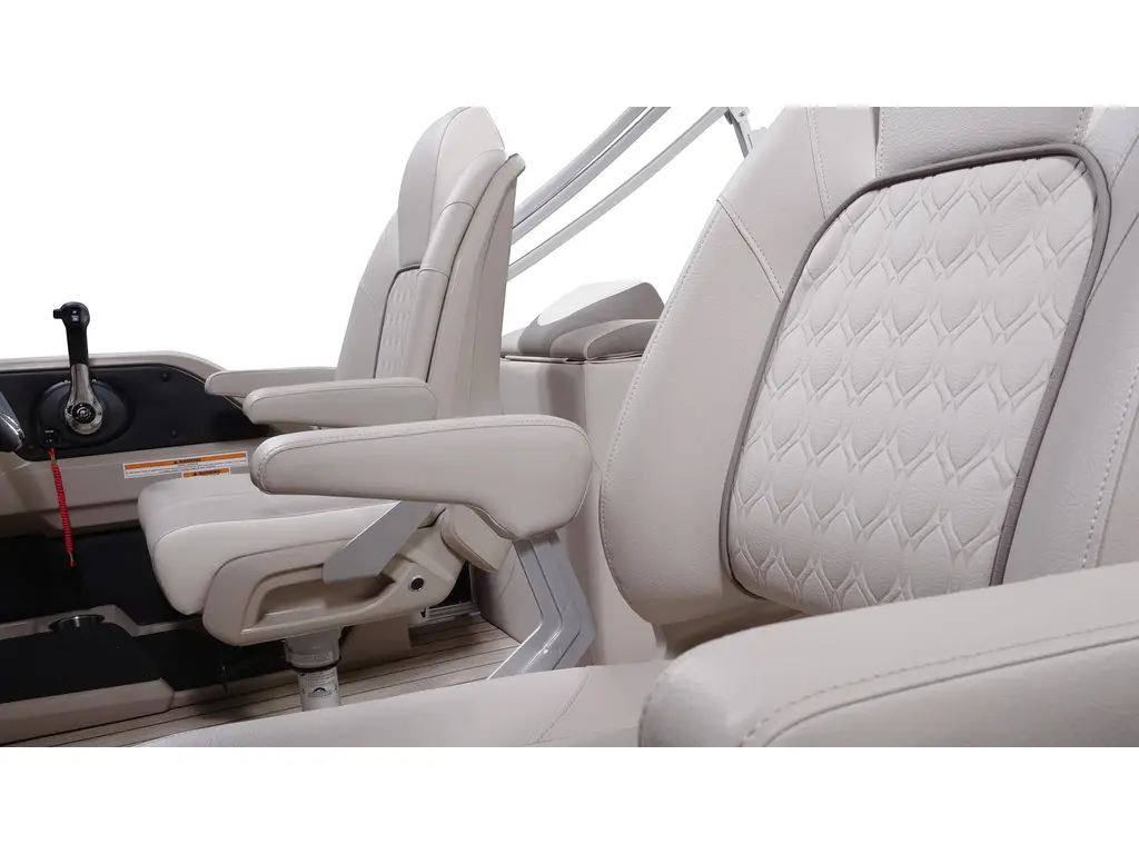 Bateaux Legend Lounge 2024