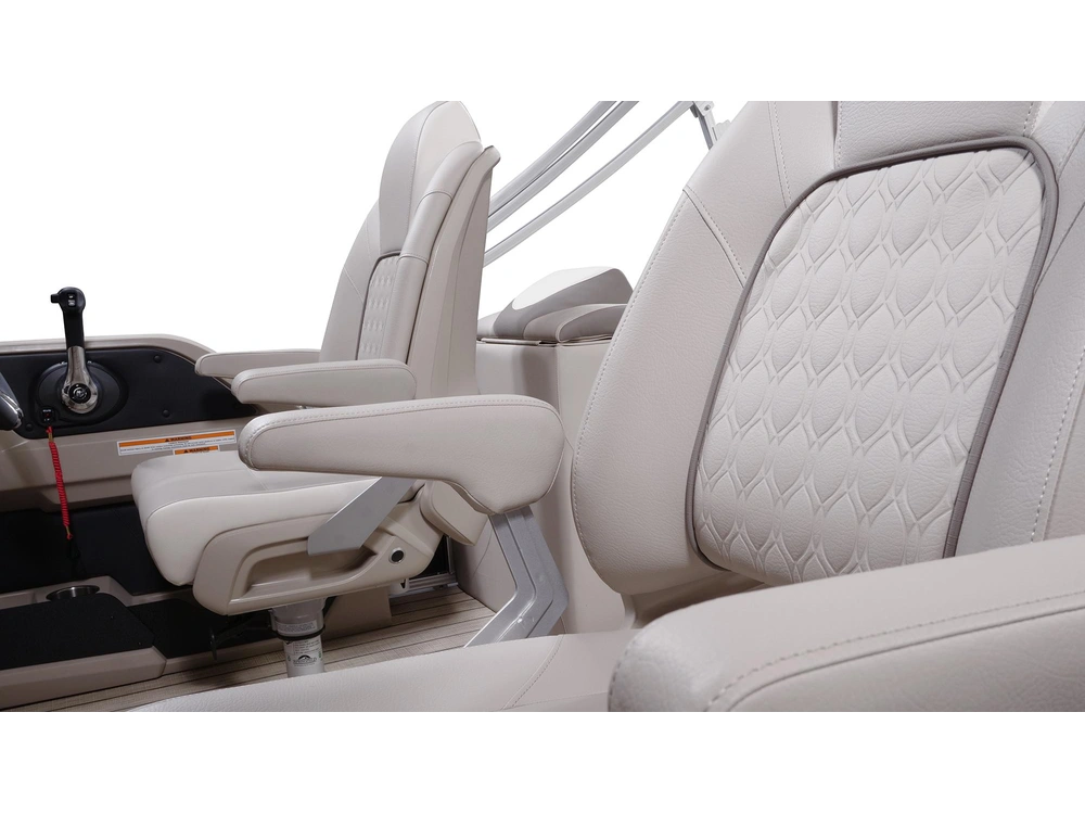 Bateaux Legend Lounge Lounge 2024 alt