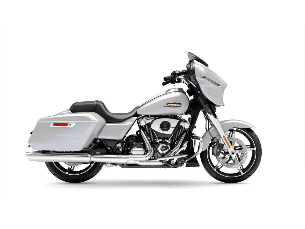 2024 Harley-Davidson Street Glide® Street Glide® White Onyx Pearl (Chrome Finish) alt