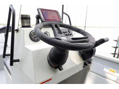 Lund 1870 Predator 1870 Predator tiller 2024 alt