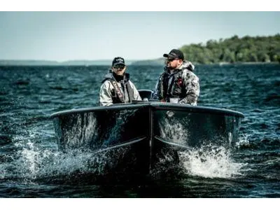 Lund 1875 Pro Guide tiller 2024